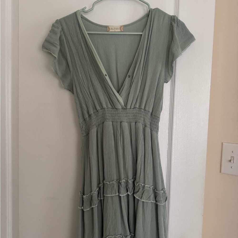 Elegant Green V-Neck Dress